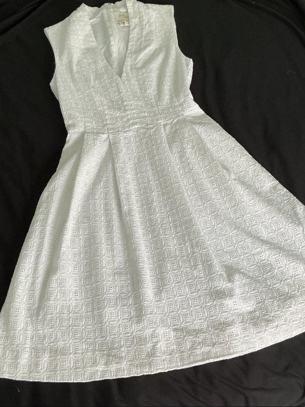 Kate Spade - Sleeveless White Eyelet Fit and Flare Dress with V-Neck
